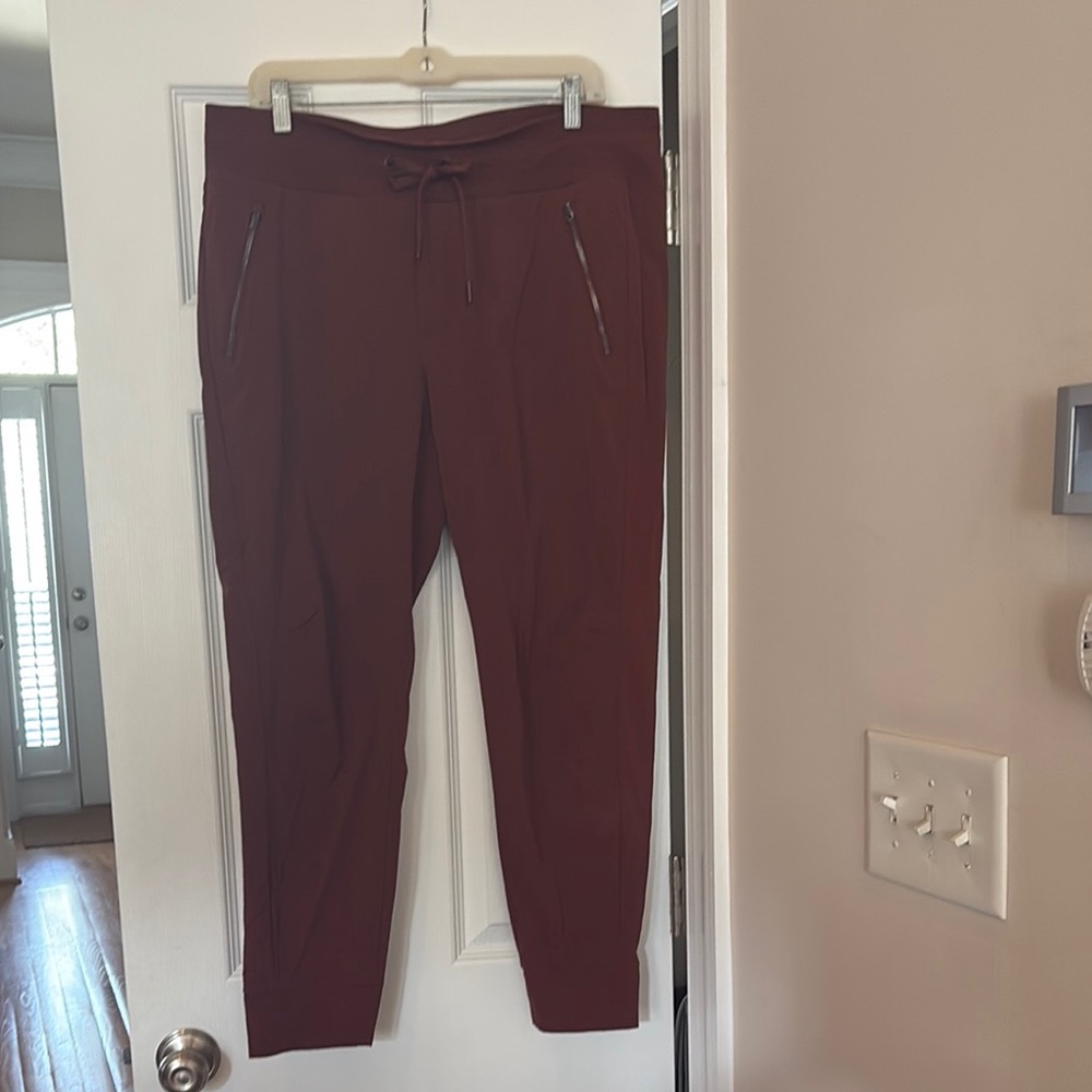 Athleta Trekkie North Jogger Rust